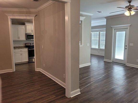 4th image of 3812 Coventry Dr
