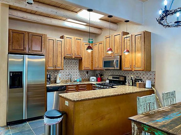 2nd image of 8 Cresta De La Luna Rd