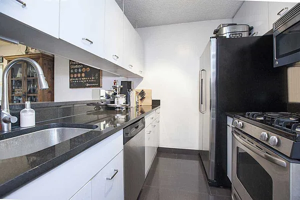 Rented by RSNY Realty | media 27