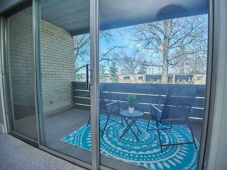 Seven Oaks Apartments — Photo 35