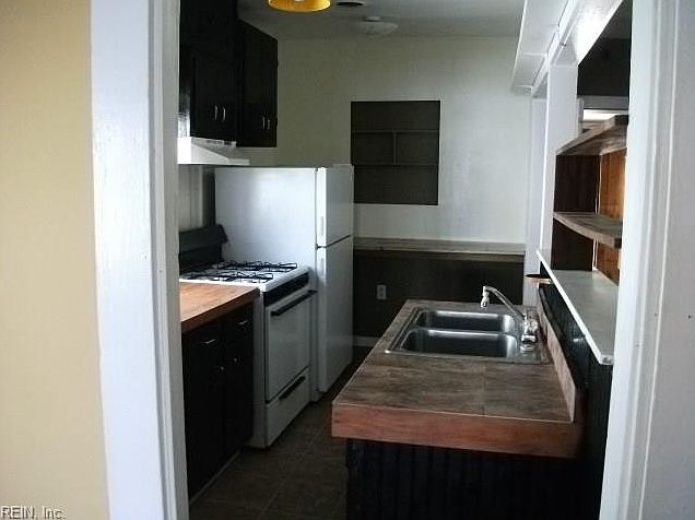 2nd image of 1441 Bayville St