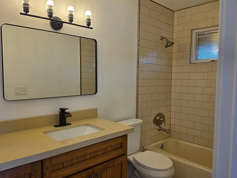 1731 E Redfield Rd — Photo 10