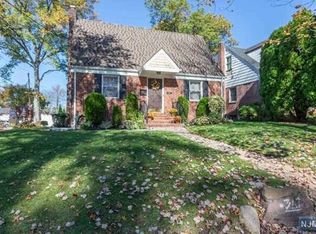 367 Graphic Blvd, New Milford, NJ 07646