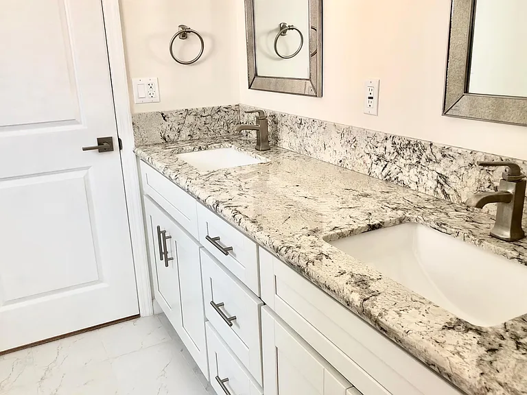 1612 S Bundy Dr #4 — Photo 8
