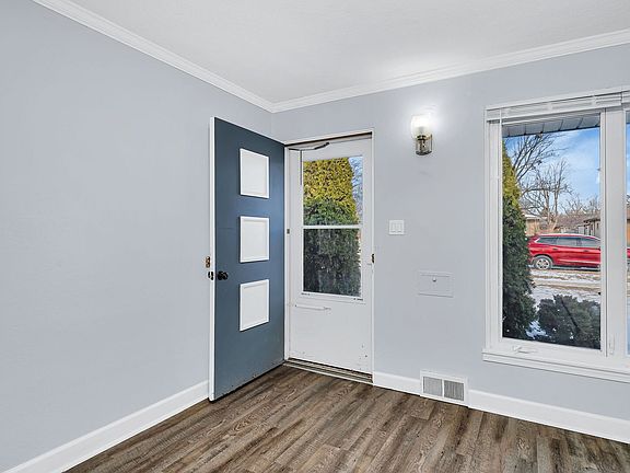 5th image of 1616 Mayfield Ave