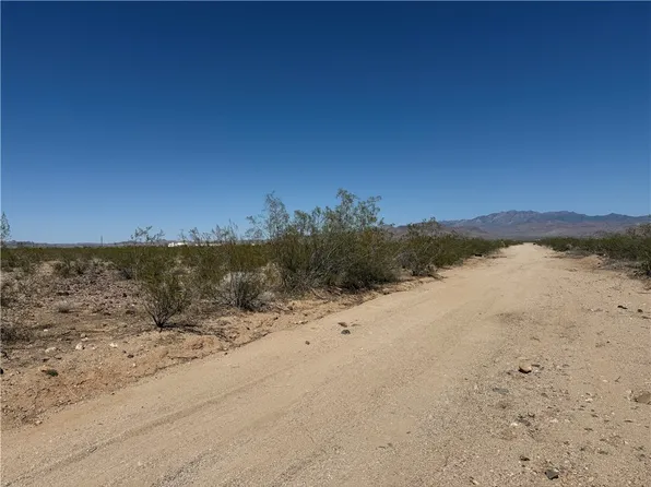 2 W Lots Zentiff Dr, Golden Valley, AZ 86413