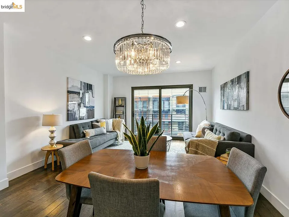 438 W Grand Ave #730