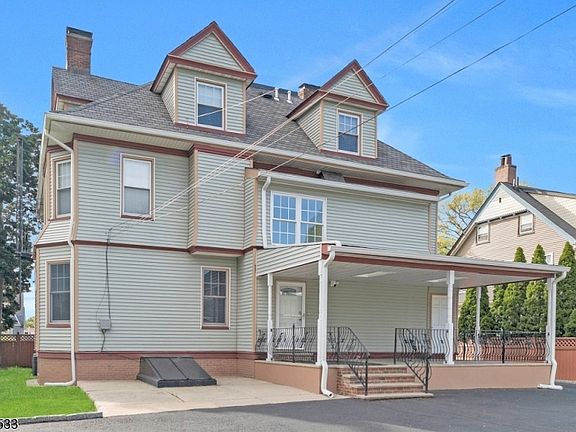 3rd image of 60 Hawthorne Ave