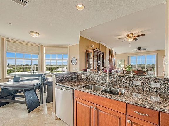 5th image of 5531 Cannes Cir APT 501