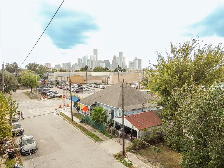 2303 Chestnut St #A — Photo 6
