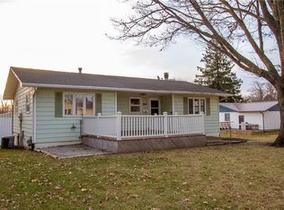 1104 W 3rd St, Pella, IA 50219