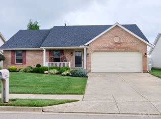 1271 Country Oaks Ln, Wilmington, OH 45177