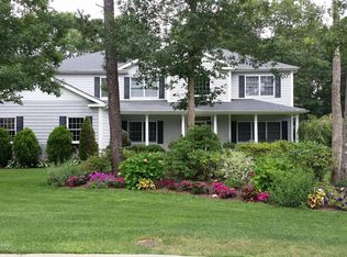 31 Christine Ln, Yaphank, NY 11980