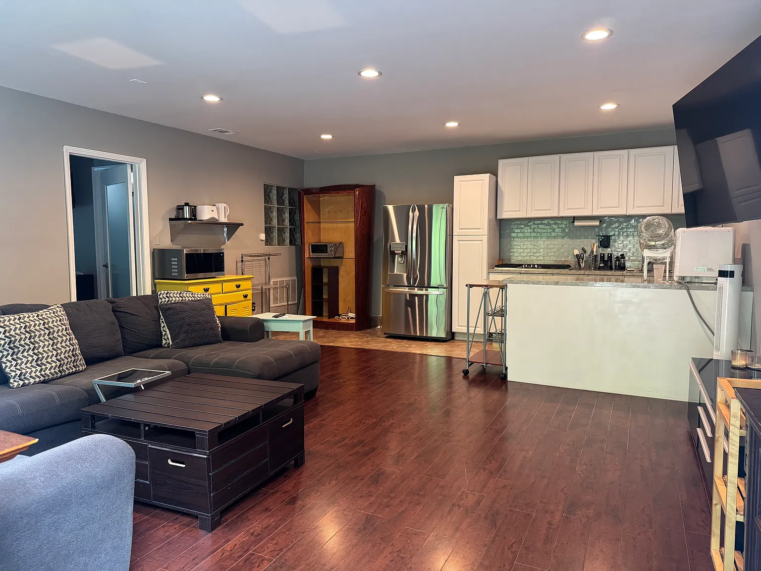 1 bed, 850 sqft, $2,600 — Photo 1