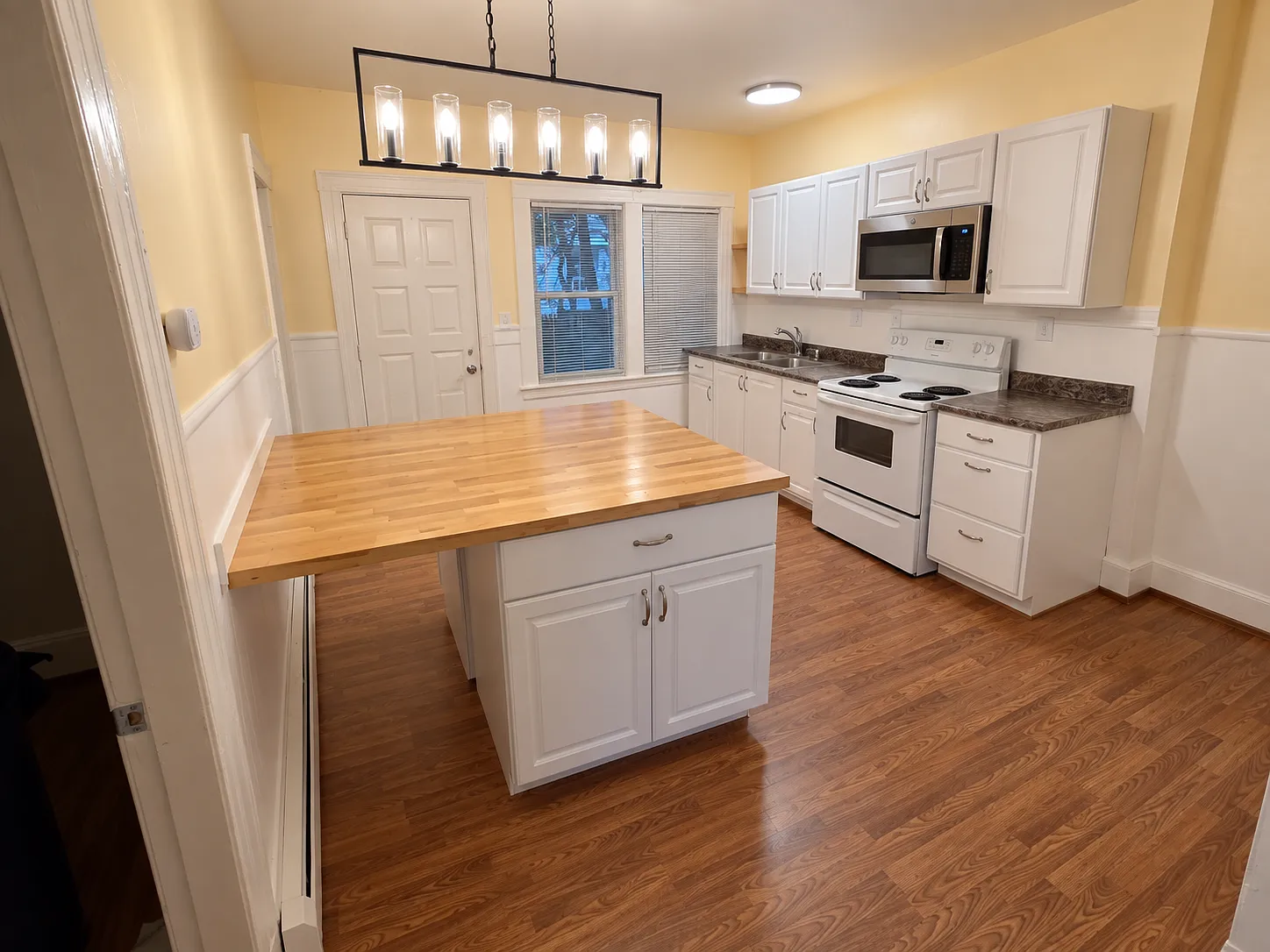 5 bed, $2,100 — Photo 4