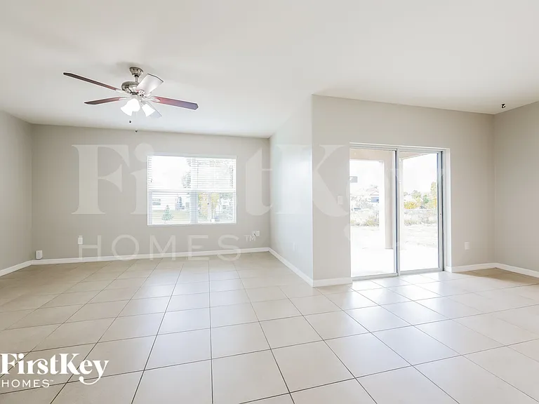 1406 NW 7th Ave — Photo 4