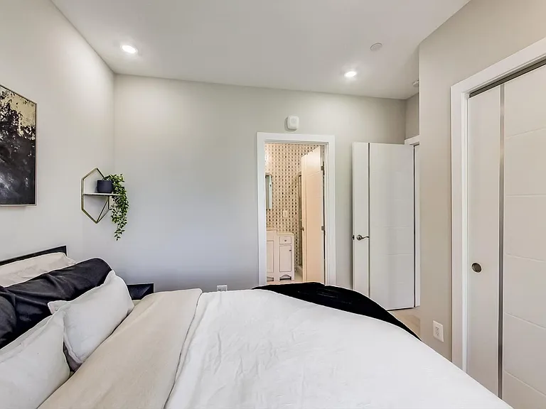 1638 K St NE #302 — Photo 14