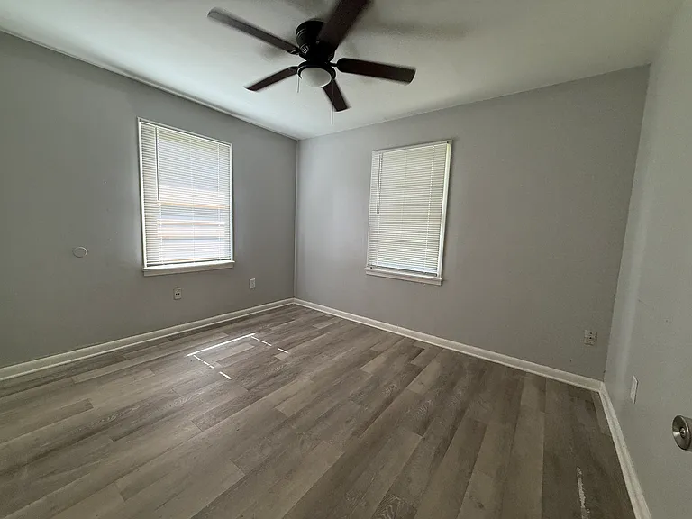 126 Sherwood Dr — Photo 6