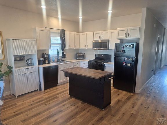 4th image of 1318 Lewis Ave