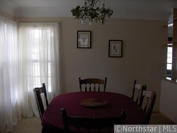 4th image of 607 Fair Ave W