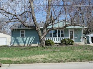 1358 Huntington Rd, Waterloo, IA 50701