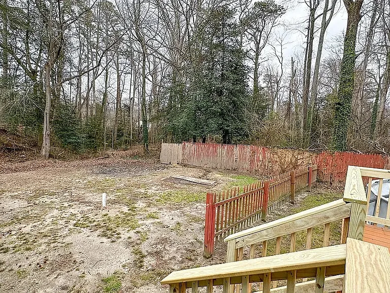 15 Hawthorn Rd — Photo 2