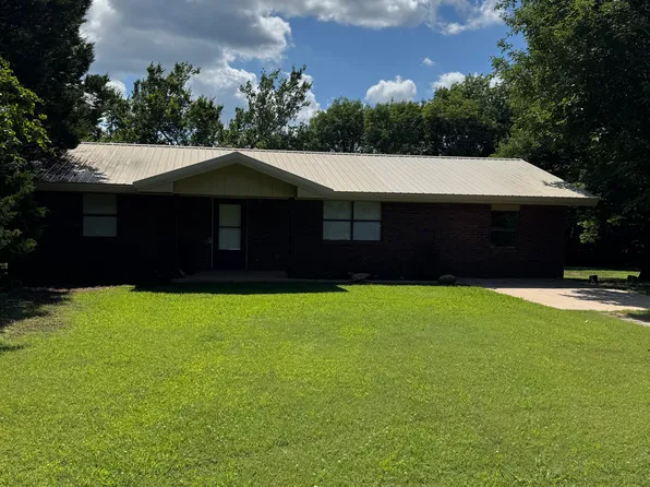 626 Sunset Rd, Ada, OK 74820