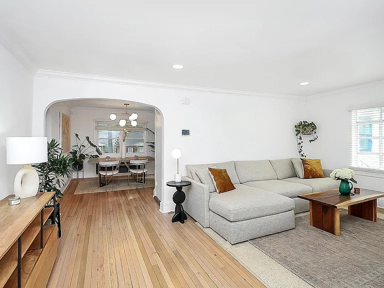 1824 Merriman Ave — Photo 3