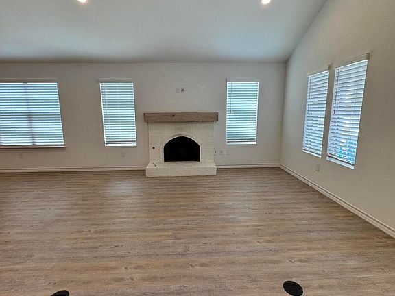 5th image of 12707 Joliet Ave
