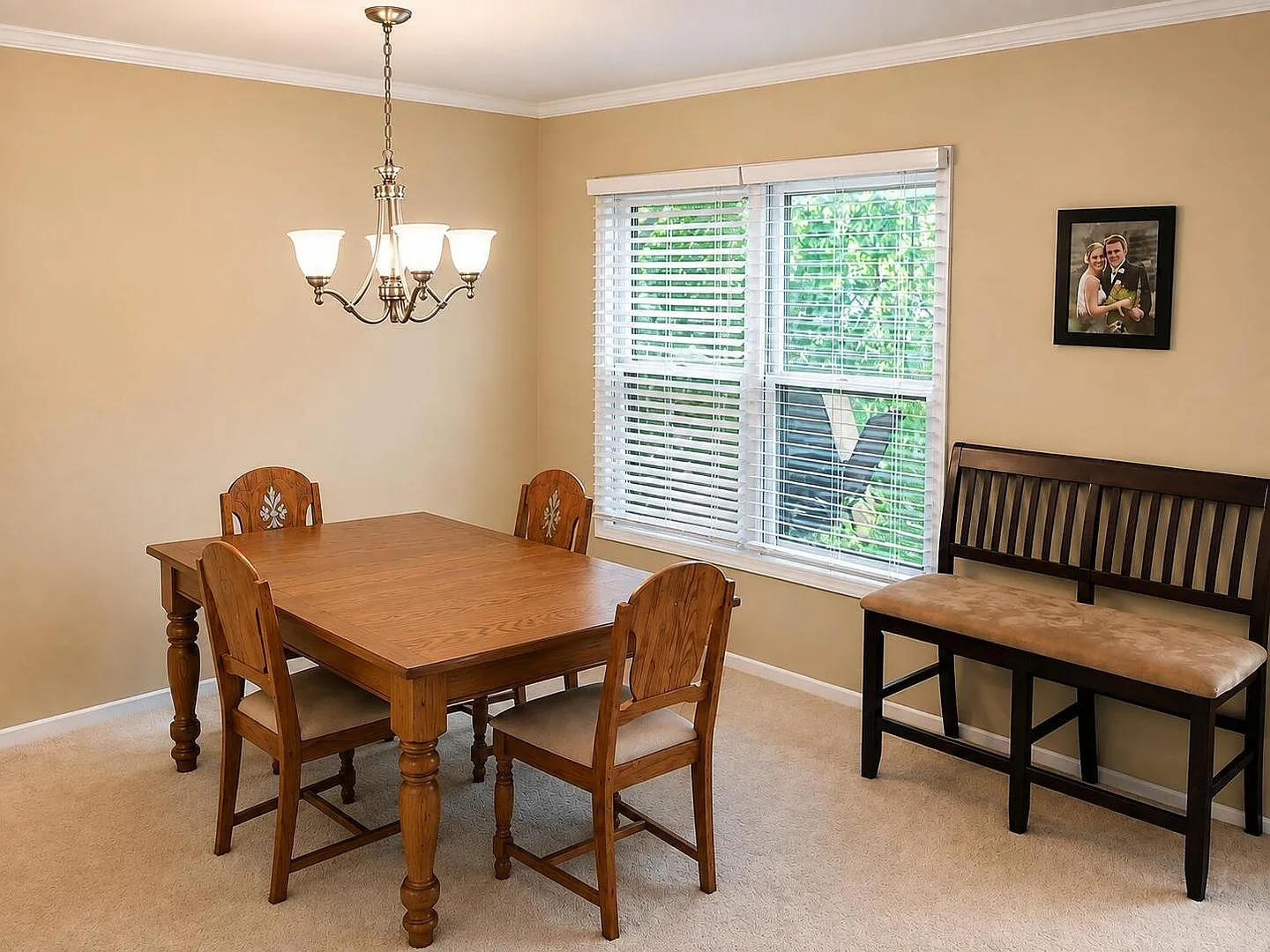 3 bed, 1828 sqft, $3,450 — Photo 3