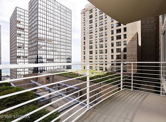 4th image of 250 E Pearson St APT 1006