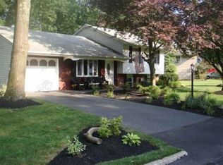 5555 Edsel St, Harrisburg, PA 17109