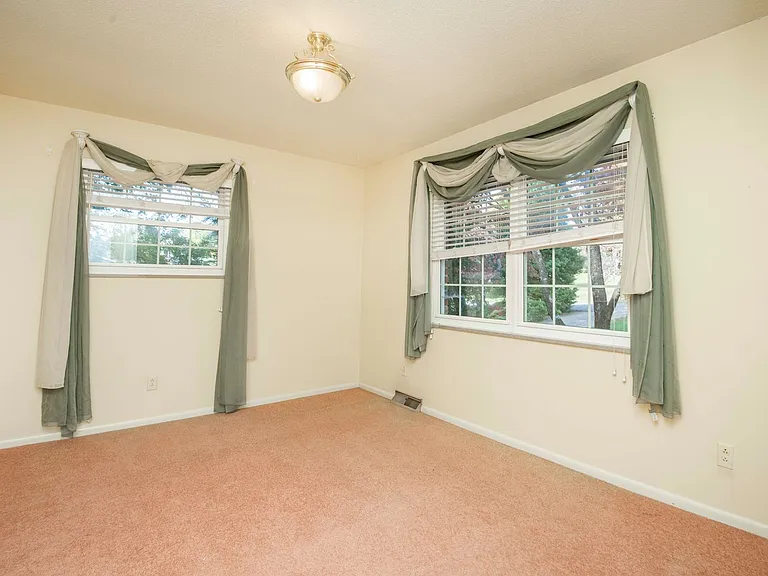 3924 Arline Dr — Photo 33