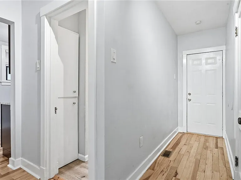 1900 Maple St #4 — Photo 6