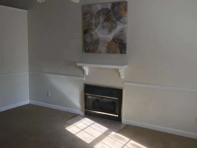 3326 N Barrett St #B — Photo 2