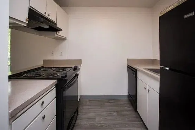 Sawyer Pointe Apartments — Photo 21