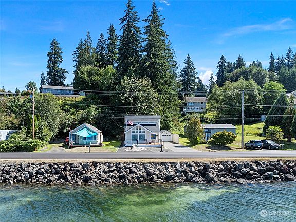 2nd image of 1735 Beach Drive E