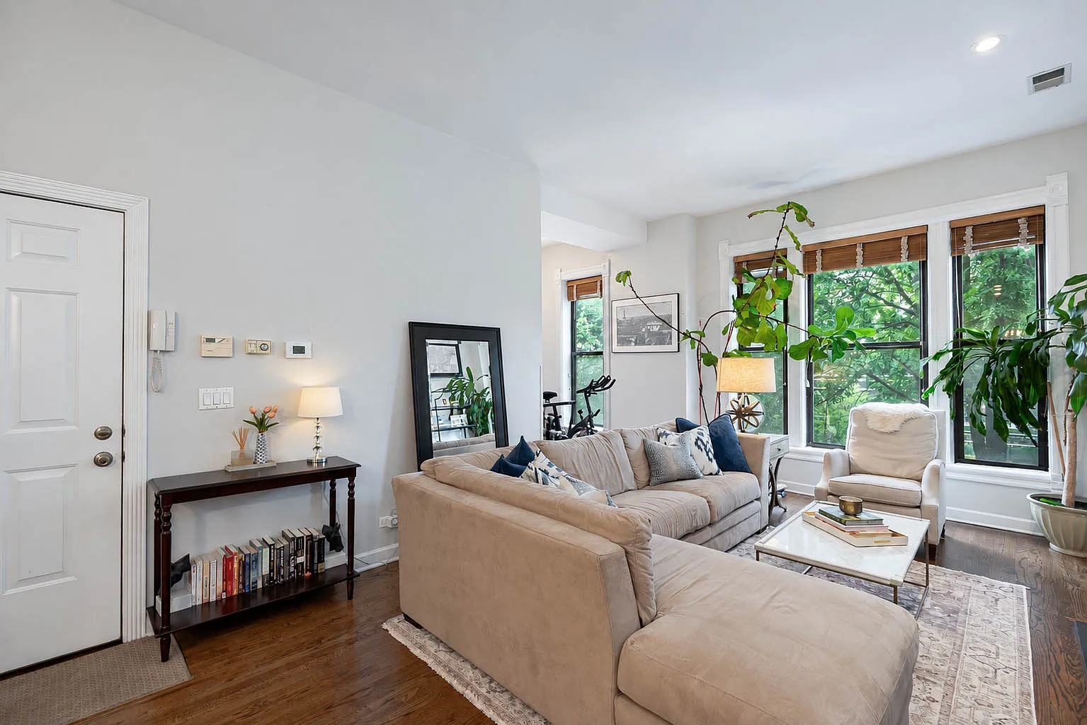 2 bed, 1600 sqft, $3,995 — Photo 2