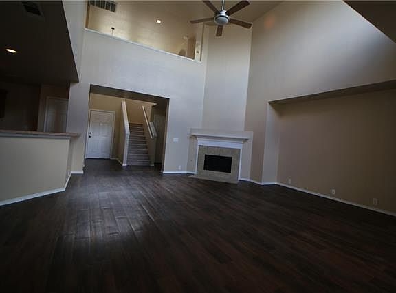 5th image of 300 Sandy Ln