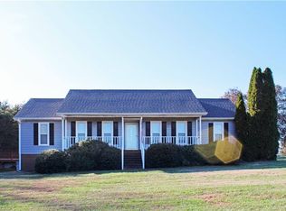 7511 Strawberry Rd, Summerfield, NC 27358