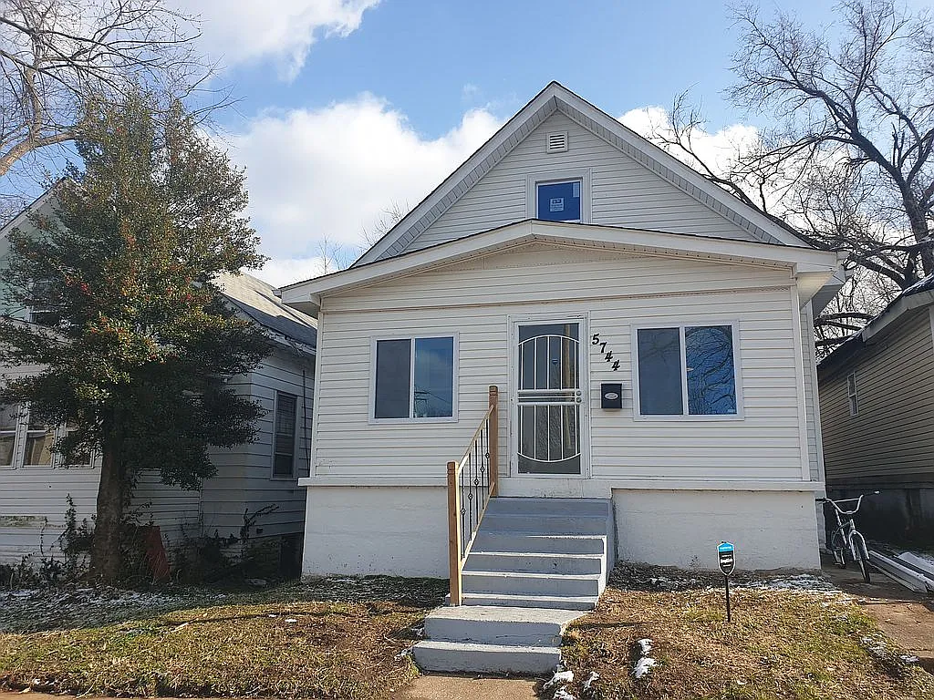 5744 Acme Ave photo 1