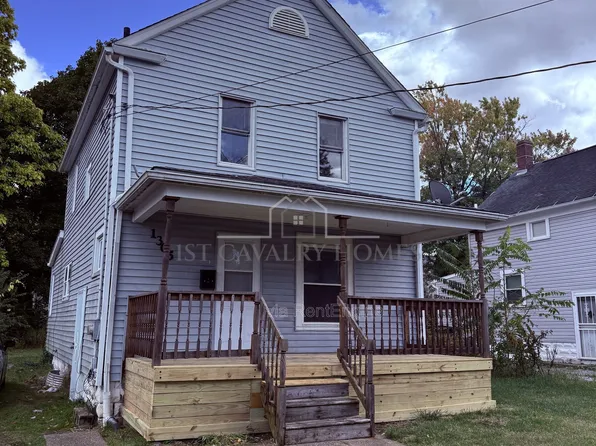 1305 Curtis St, Akron, OH 44301