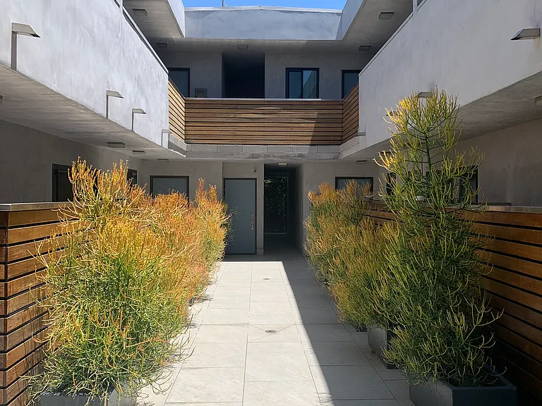 1926 Manning Ave — Photo 22