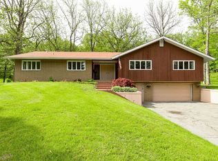 19 Carriage Hill Ln, Poughkeepsie, NY 12603