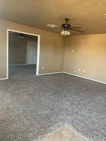 207 Hillcrest Dr — Photo 1