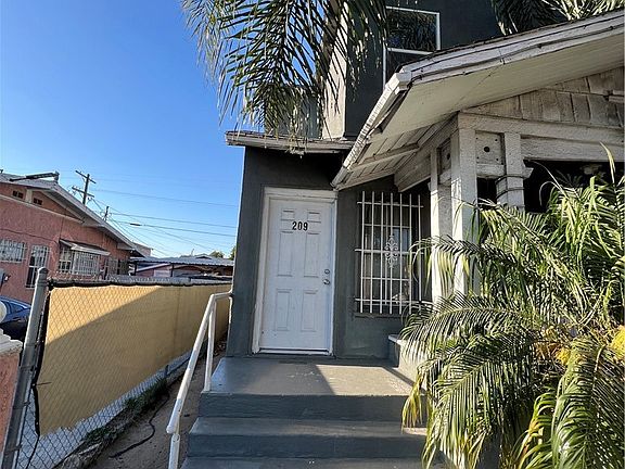 5th image of 207 W 85th Pl