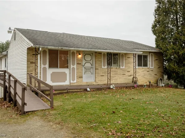 1860 Old Trail St SE, Canton, OH 44707
