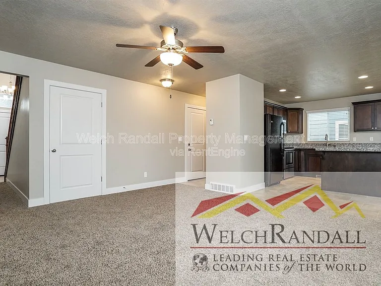 2542 S Andover St — Photo 5