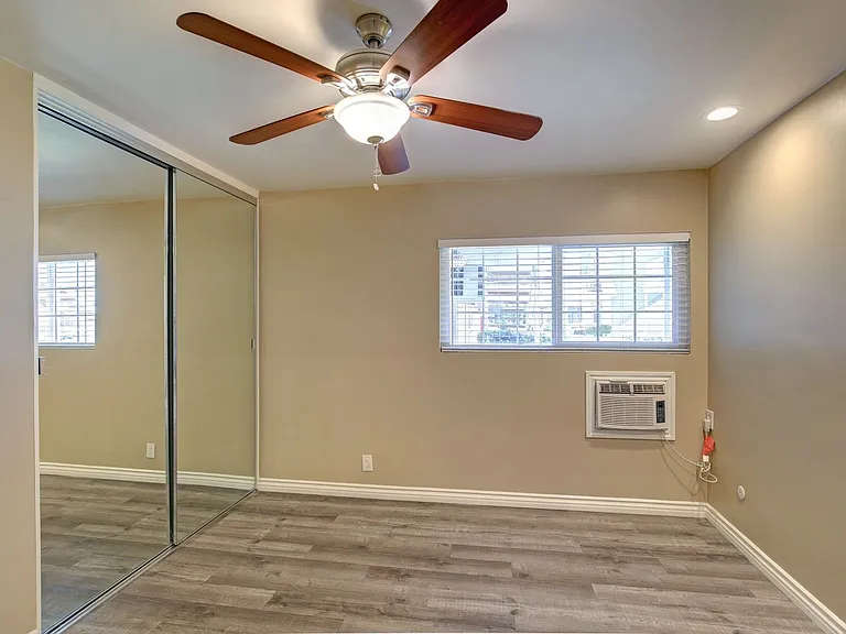 6830 Rosemead Blvd — Photo 28