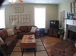 5th image of 140 W Highland Ave